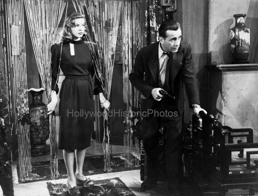Humphrey Bogart 1946 The Big Sleep with Lauren Bacall WM.jpg